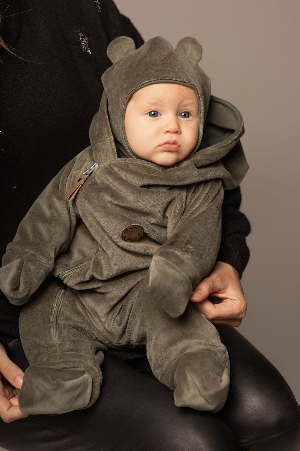 Velour Baby Jumpsuit, Merino-Lined – Khaki – view 4