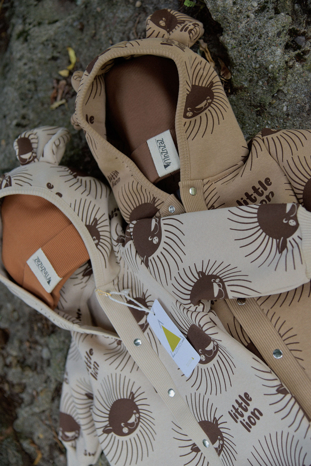 Eared Baby Jumpsuit – Lion on Cacao – view 2